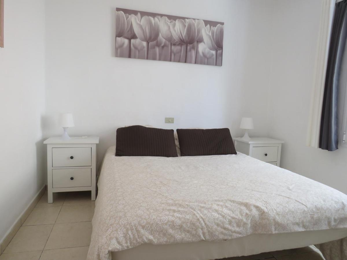Modern Bright Old Town Two Bedroom Pdc