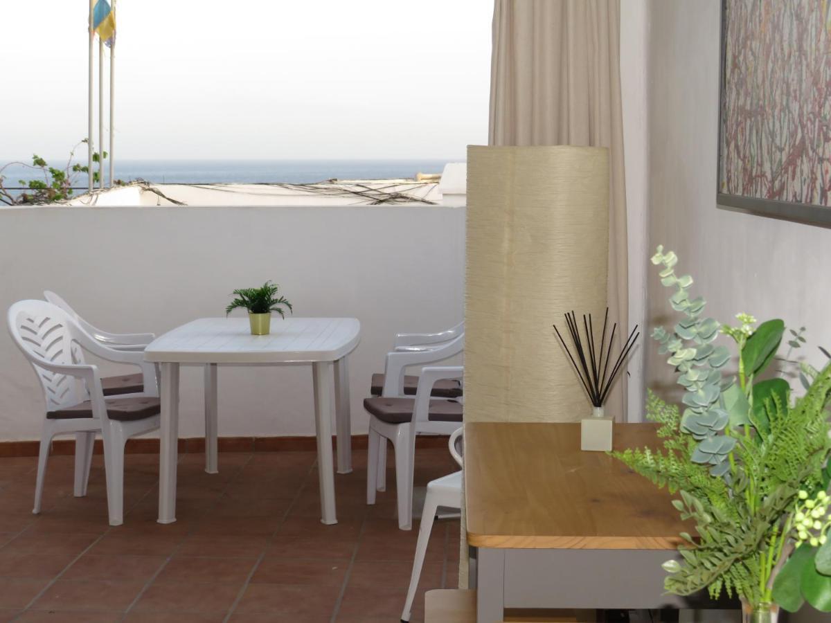 Modern Bright Old Town Two Bedroom Pdc